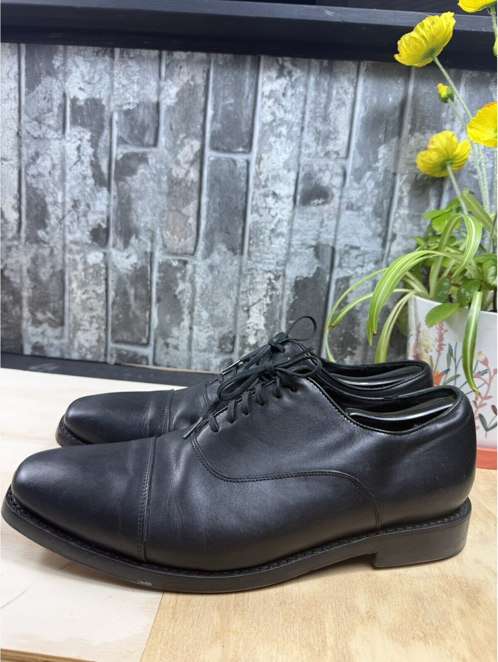 Thursday Boot Company The Executive Men’s 10.5 Black Leather Cap Toe Oxford EUC